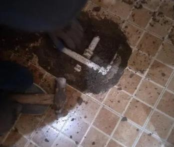 河津卫生间漏水维修公司为您分享下卫生间渗水如何处理及注意事项